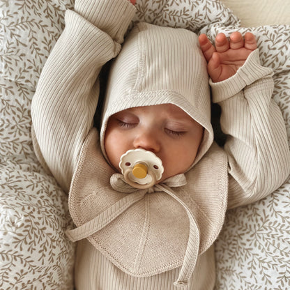 Strick-Sabberlätzchen beige