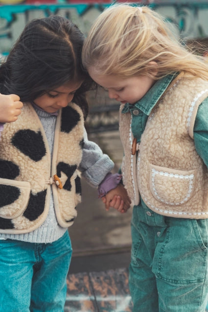 Wollweste mit Herzen Kids