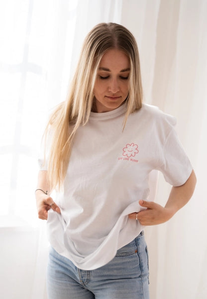Damen T-Shirt "Let love Bloom"